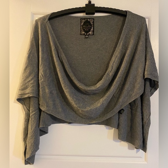 Guess small Gray Poncho With Pockets - Picture 1 of 7